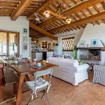 Castello Di Casa de Férias Petroro